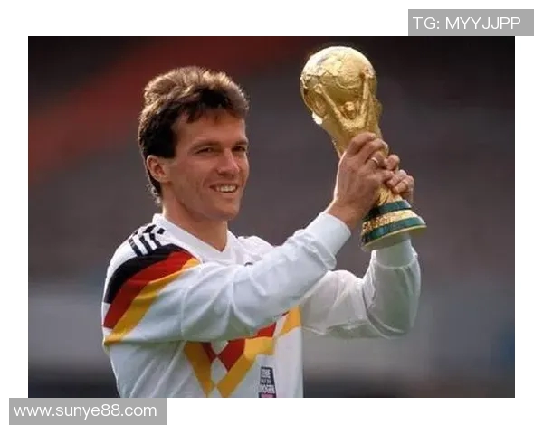 历史上最难超越的足球巨星是谁他的传奇成就为何无人能及