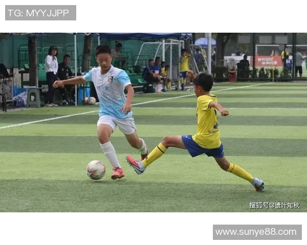 足球巨星巅峰对决燃爆赛场激情点燃无尽青春梦想