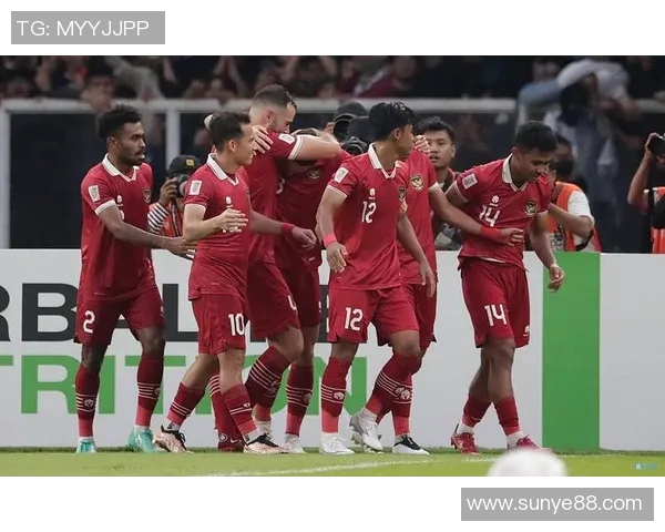 足球球星迟到引发争议 球队管理层和粉丝反应各异